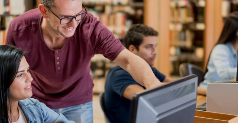 υποστήριξη φοιτητικών εργασιών